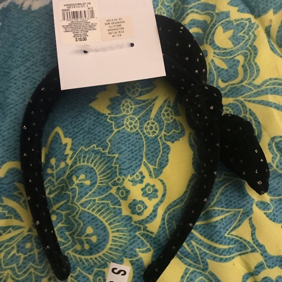 Two Old Navy Headbands - Picture 4 of 7